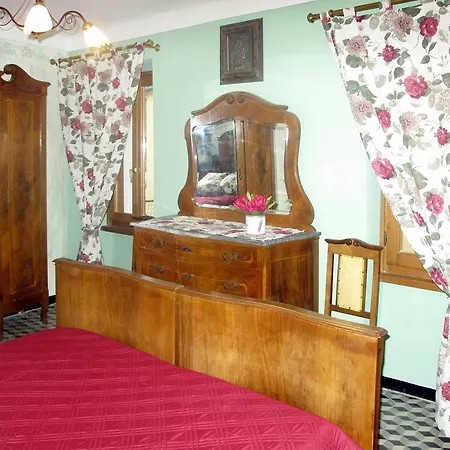 Ferienhaus Valloria 160s 펜션 Pantasina